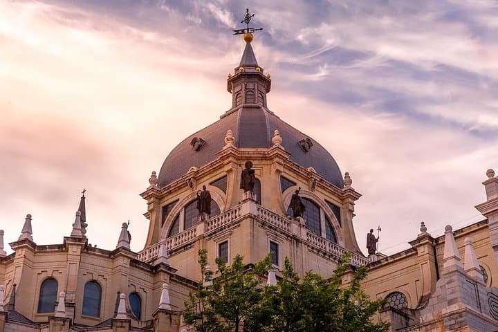 Private Tour: Madrid Walking Tour of Los Austrias