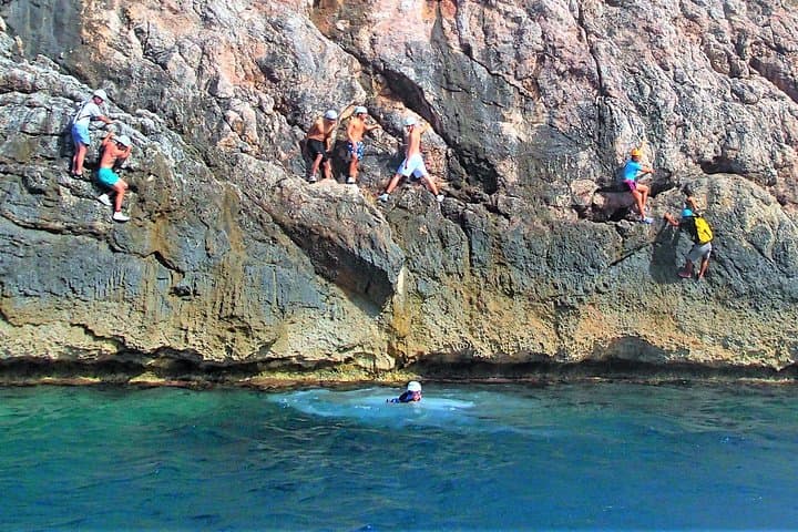 Coasteering Cliff jumping