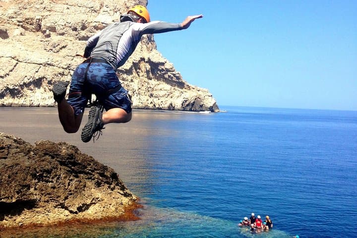 Coasteering Cliff jumping