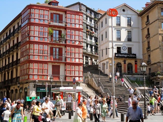 Bilbao Highlights Walking Tour with a Local Guide