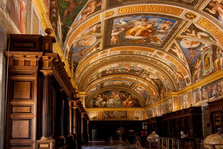 El Escorial and Valley of the Fallen Private Tour