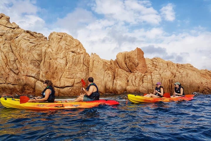 Active tours in the Costa Brava - hike, kayak and swim in the sea.