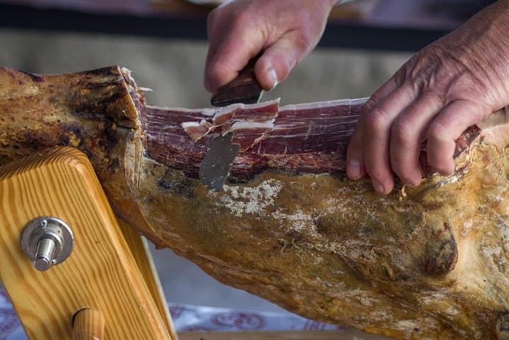 Alicante food and wine experience with sommelier
