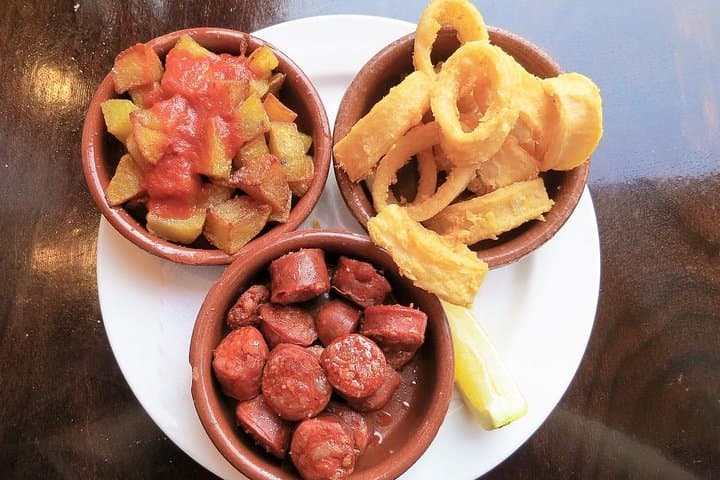 Private 3-Hour Tapas Tour of Granada