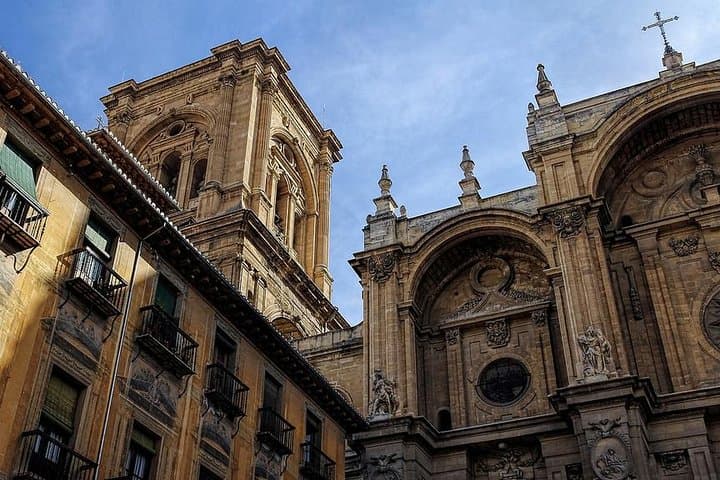 Private 3-Hour Tapas Tour of Granada