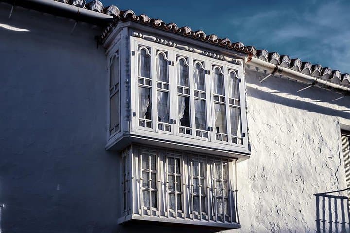 Private 8-hour Tour to Mijas Marbella and Puerto Banús from Malaga