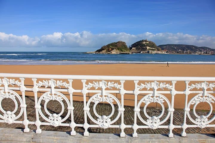 North of Spain & Portugal: 8-day Guided Tour from Barcelona