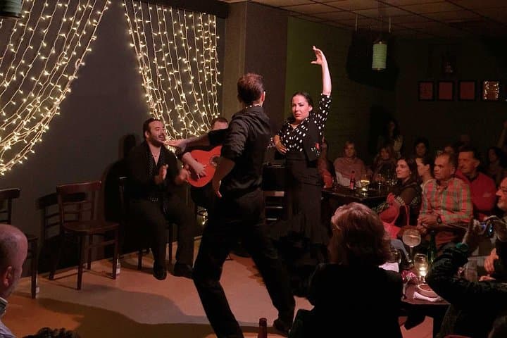 Tapas Dinner and Flamenco Show in Valencia