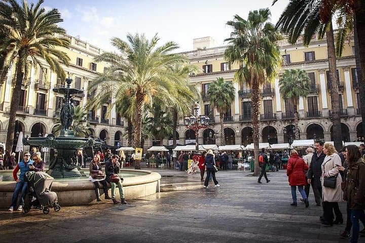 Barcelona: first steps (from Sagrada Familia to Rambla)