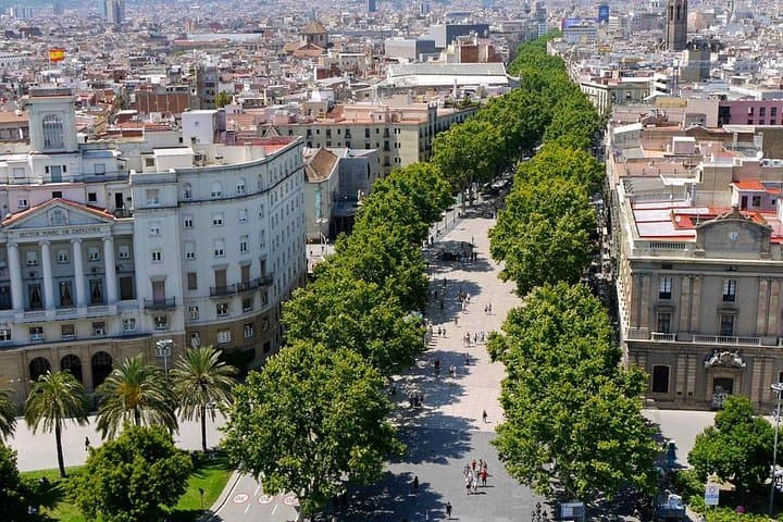 Private 8 hours Tour of Barcelona with driver and official tour guide