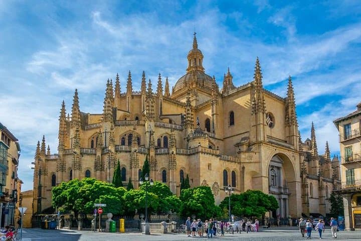Toledo and Segovia with Priority Access to Alcazar of Segovia from Madrid