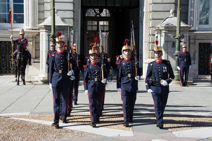 Madrid Royal Palace Private Tour with Skip-the-line Ticket