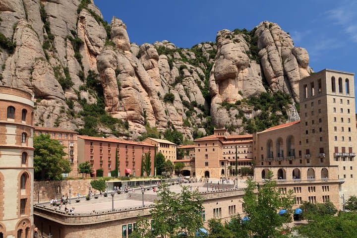 Montserrat: Cog-Wheel, Basilica, Black Madonna & Licor Tasting