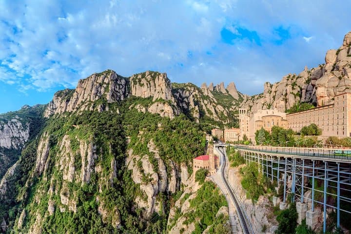 Best of Montserrat: Private Guided Tour with Pick-Up & Drop-Off