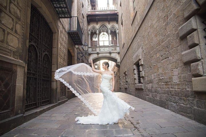 Instagram Photo Shoot Tour Gothic Quarter