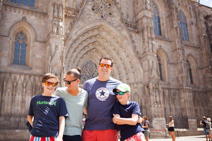 Barcelona Photoshoot around secret corners!