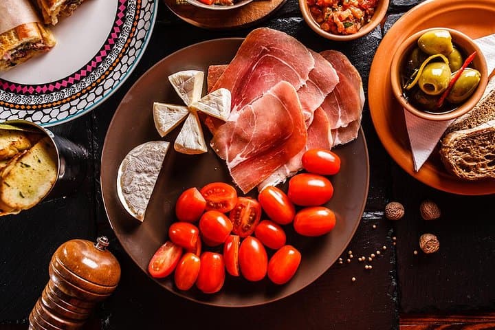 Tapas Tour: Hidden Taverns, Authentic Tapas & Local Flavours
