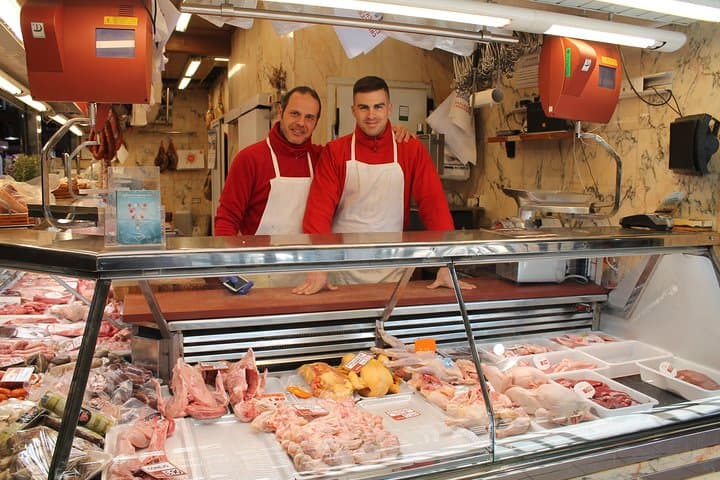 Central Market & Hidden Tapas Bars Tour in Alicante
