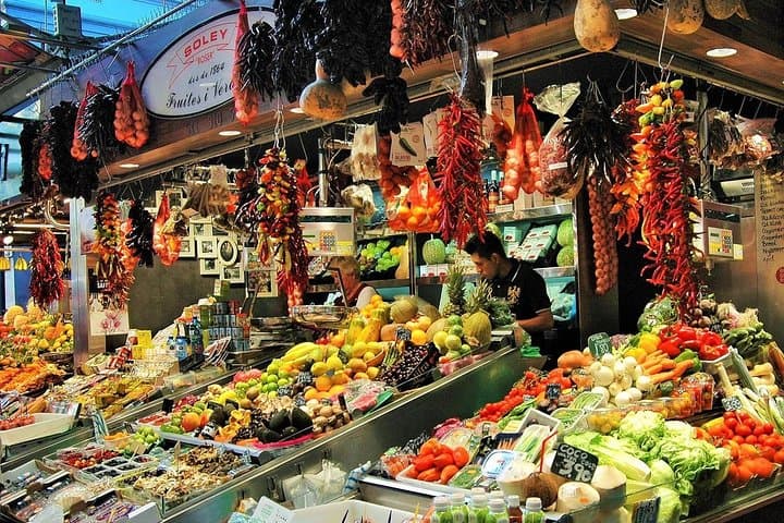 High-quality small groups Experience: Menu Paella, Tapas & Tour