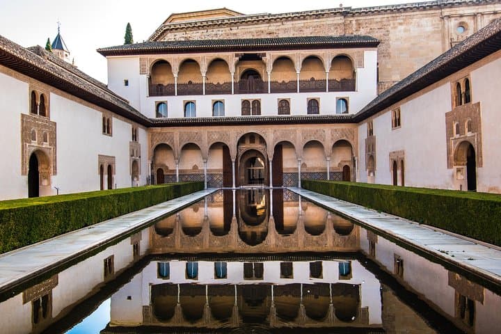Alhambra and Nasrid Palaces Private Sensory Tour