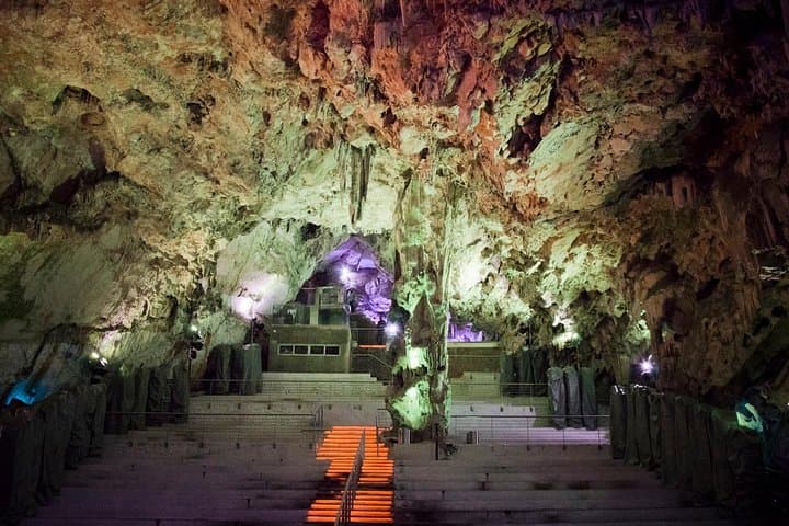 gibraltar st michael caves