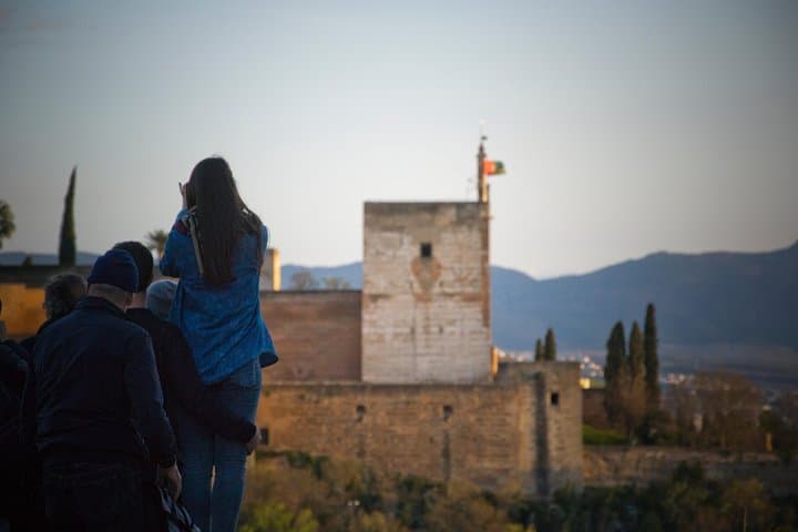 Granada and Albaicin: Wine and Tapas Tour