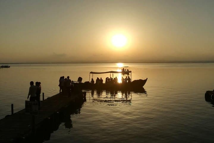 If you love sunsets, come in the afternoon