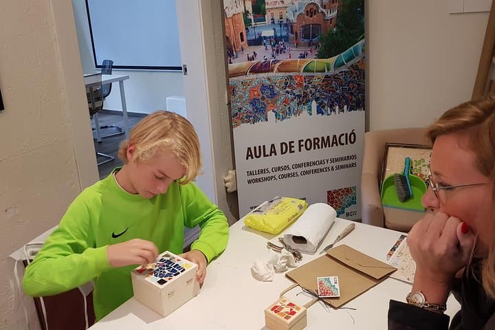 Gaudí-inspired Mosaic Workshop next to Park Güell