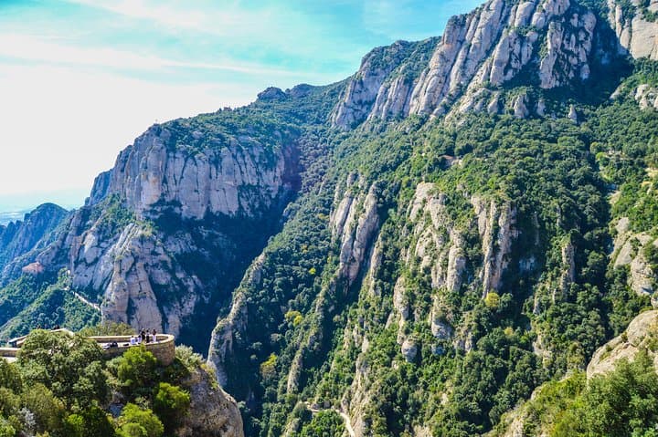 Montserrat 7-hour Private Tour from Barcelona with Lunch
