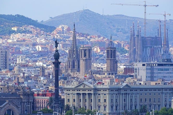 Private Full Day Walking City Tour in Barcelona