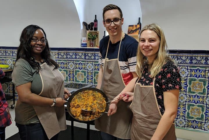 Learn to Make an Authentic Paella!