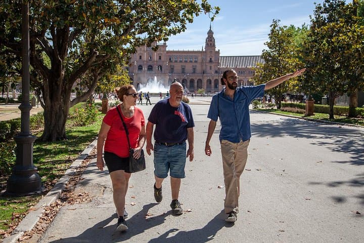Walking tour through the monumental and historical area of Seville