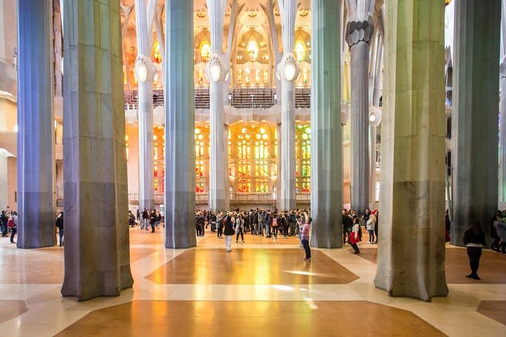 Sagrada Familia Guided Tour with Skip the Line Ticket