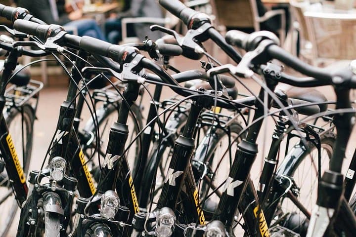 Bike Rental with Phone Holder and Self Guided Tour