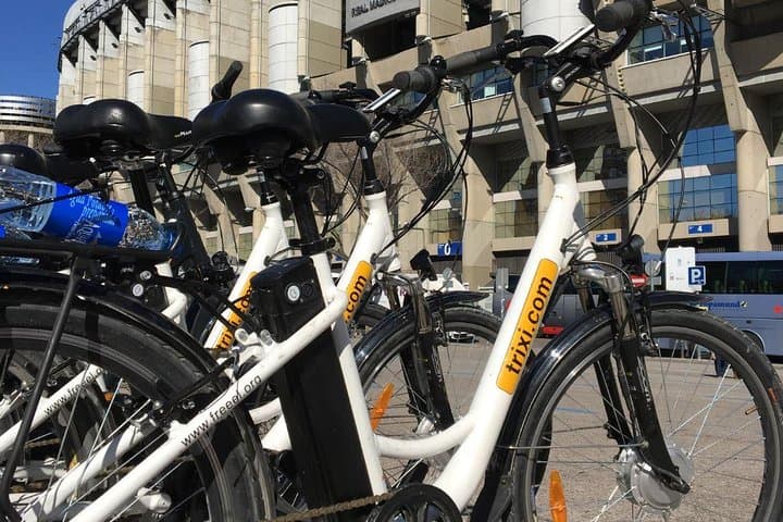 Electric Bike Rental with Phone Holder and Self Guided Tour