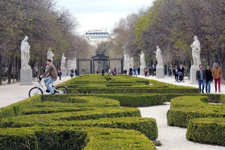 Private Madrid Walking Tour: Famous Retiro Park with official tour guide