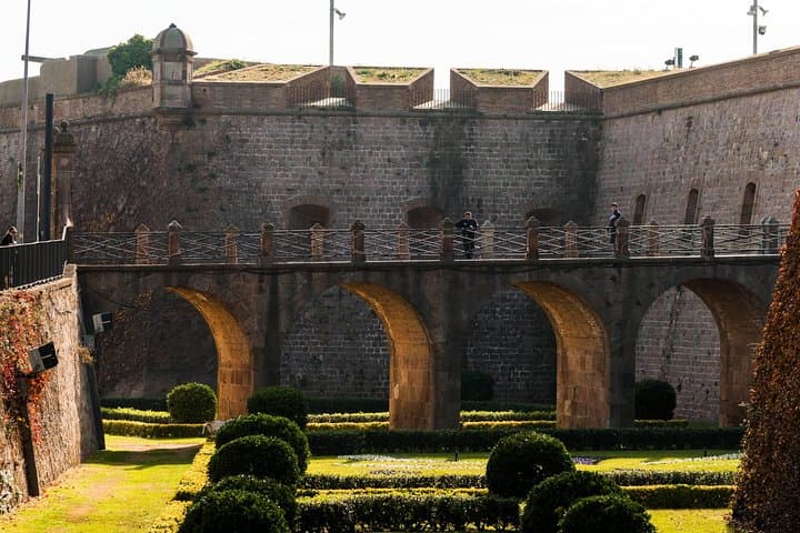Visit to Montjuïc Castle bridge, Barcelona