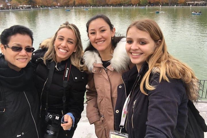 Madrid Royal Palace & Retiro Park Tour with Optional Tapas