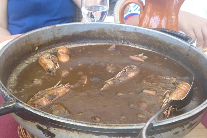 Arrós a la Cassola

Typical rice with seafood