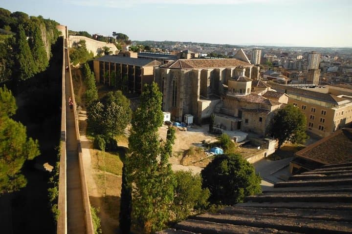 Girona old walls