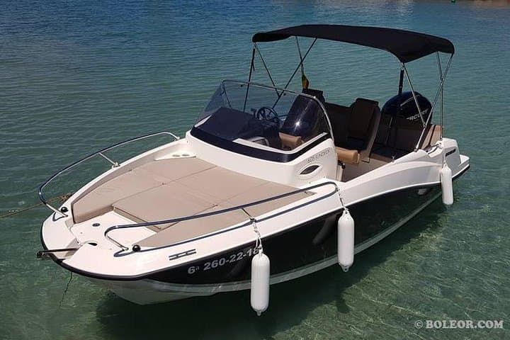 Boat rental Q605 'Helios' (150hp / 7p) - Can Pastilla