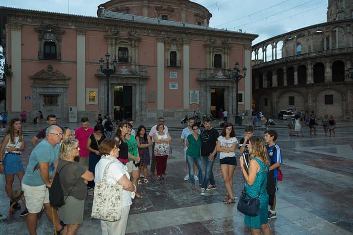 Tour nocturno privado Mitos y leyendas a la luna de Valencia