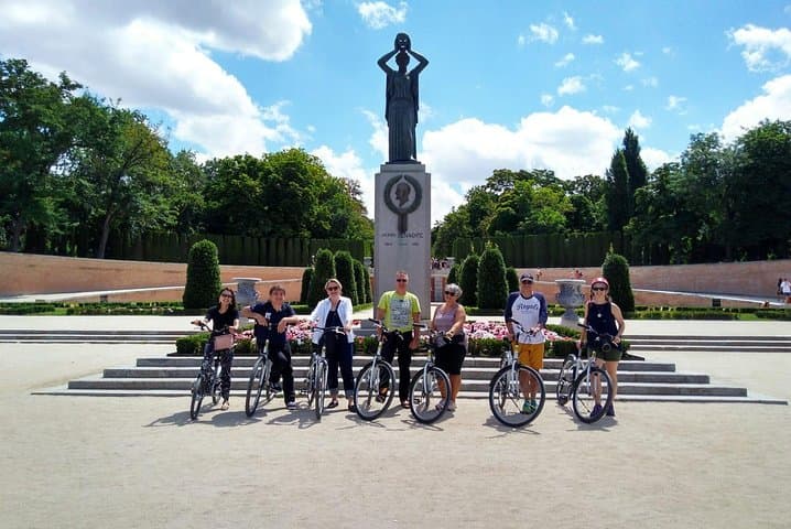 Retiro Park bike tour- Get transported to the XVI century