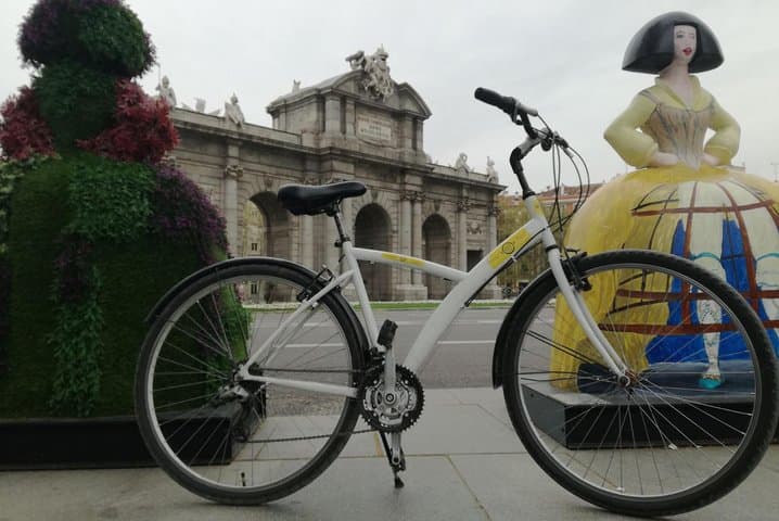 Madrid Fun and Sightseeing Bike Tour