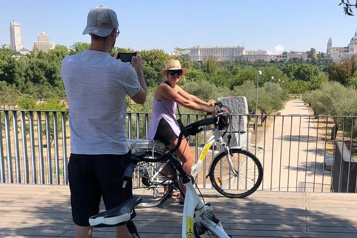 Madrid Parks Bike or e-bike Tour: Riverside & Casa de Campo