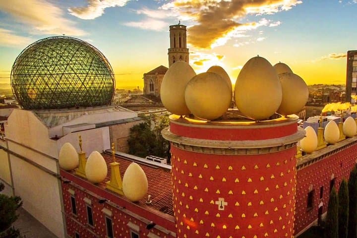 Dali Museum, Figueres & Cadaques Private Tour with Hotel pick-up
