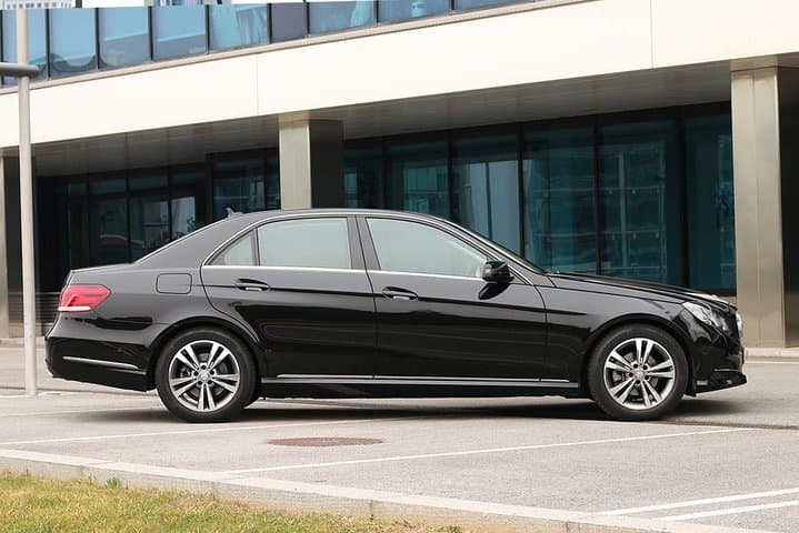 Private transfer from cruise port to Barcelona Airport or hotel