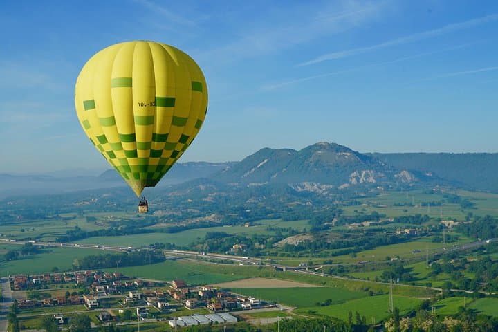 Hot Air Balloon with Champagne, Optional Photos,Video & Breakfast