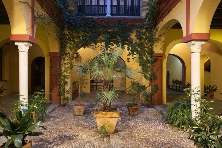 Santa Cruz Jewish Quarter Guided Tour in Seville