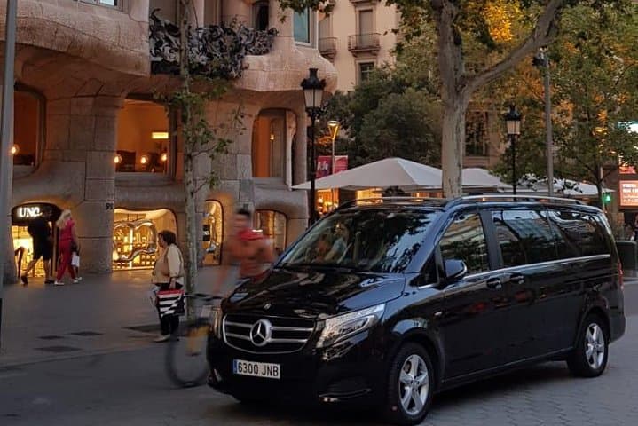 Private 2 Hours Sightseeing Tour in Barcelona